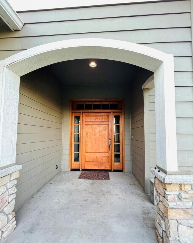 Foto del edificio - 5805 Englewood Ave