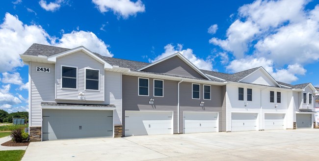 Townhome Garage - The Landing of Clinton