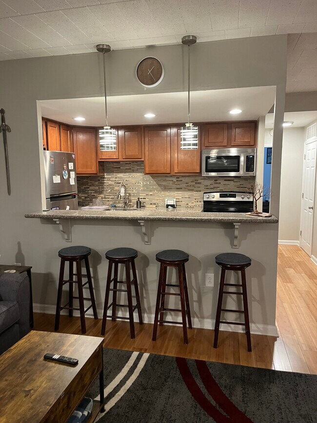 Photo - 3301 Beechwood Blvd Apartments