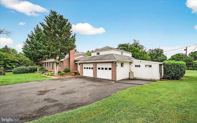 Foto del edificio - 7203 Peekskill Dr