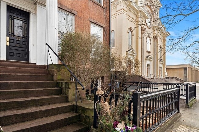 Building Photo - 37 Wooster Pl