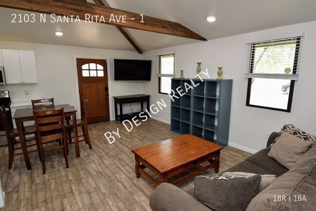 Foto del edificio - Renovated and Furnished 1 Bed 1 Bath Casita - 1 Mile To UofA