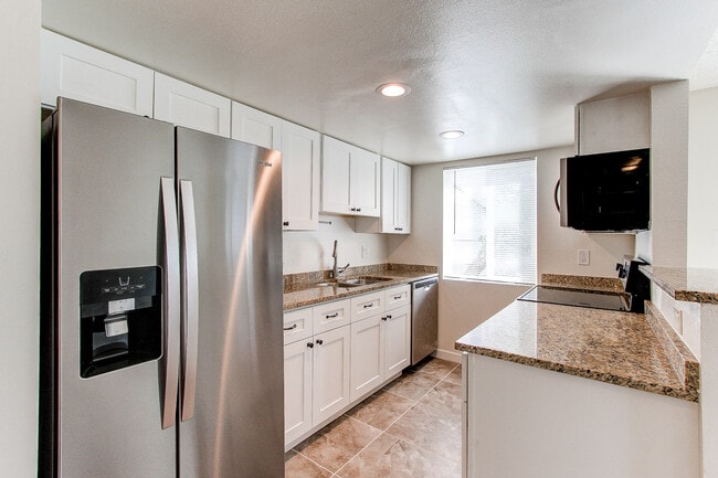 Building Photo - 17093 E Tennessee Dr