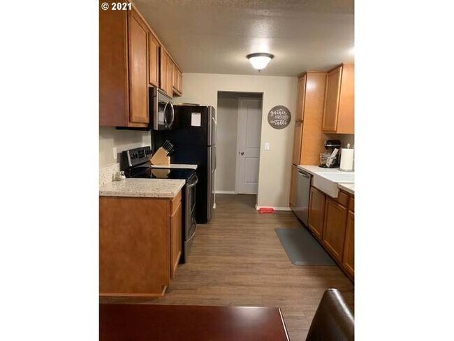 Photo - 22632 NE Schuyler St House