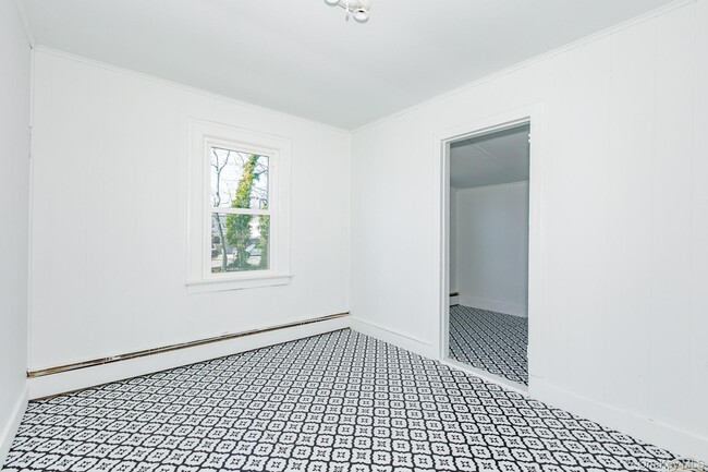 Building Photo - 160 Austin St