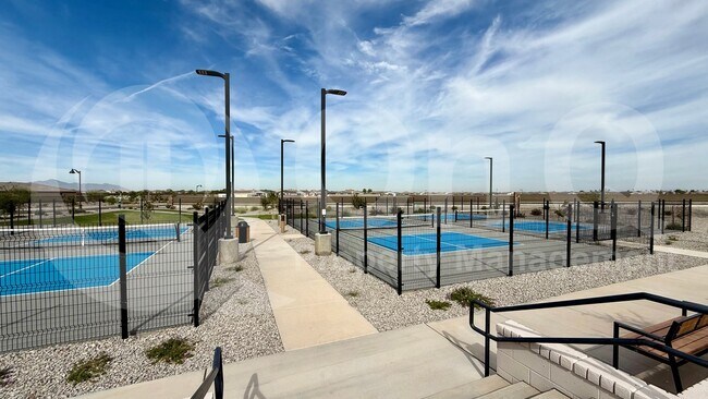 Foto del edificio - 38184 W Santa Monica Ave