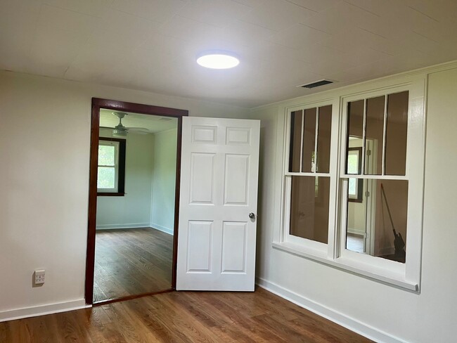 Building Photo - 13289 Breman Rd