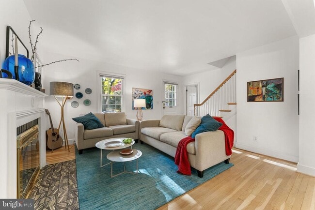 Foto del edificio - 5302 Baltimore Ave