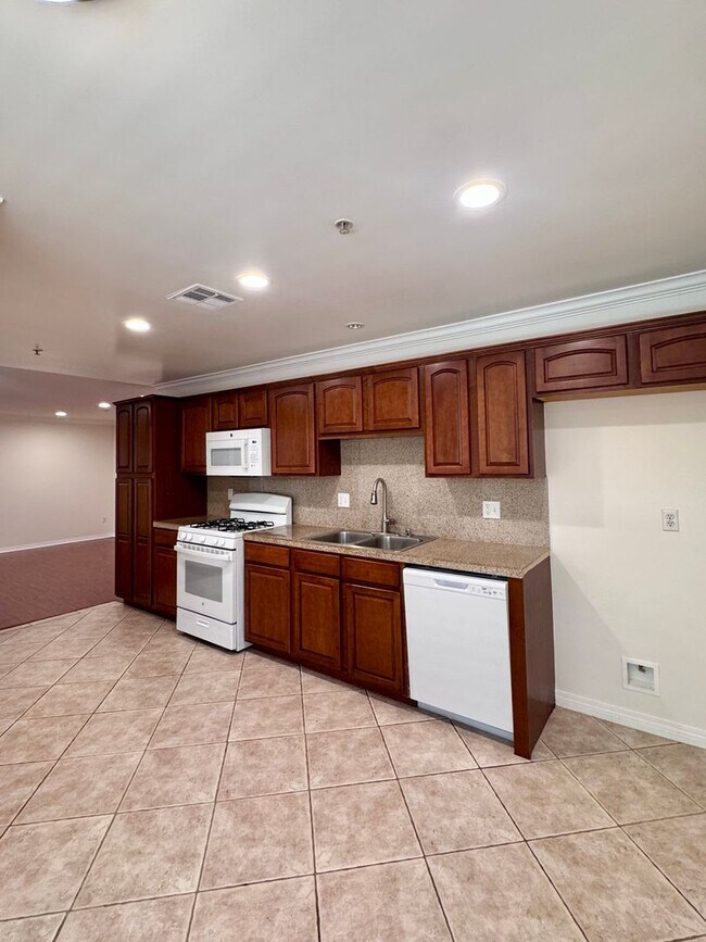 Foto del edificio - 13525 Vanowen St