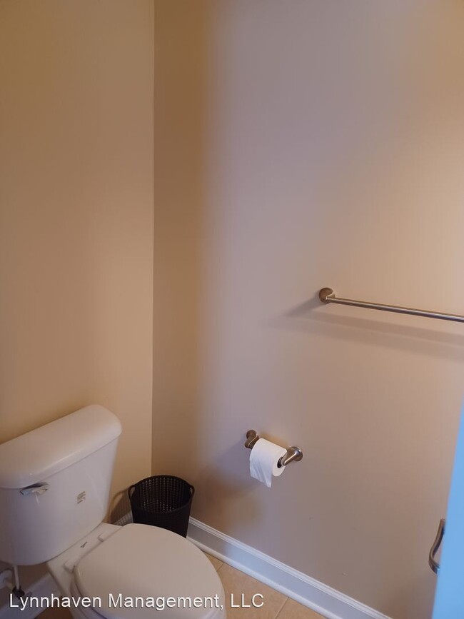 Building Photo - 4 br, 3.5 bath House - 2216 W Berrie Cir