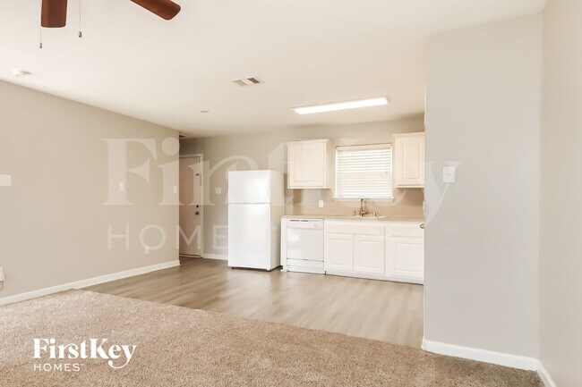 Building Photo - 2621 Marlin Dr
