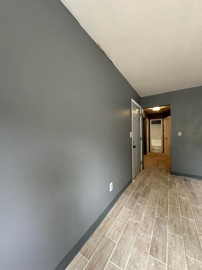 Building Photo - 1212 E St