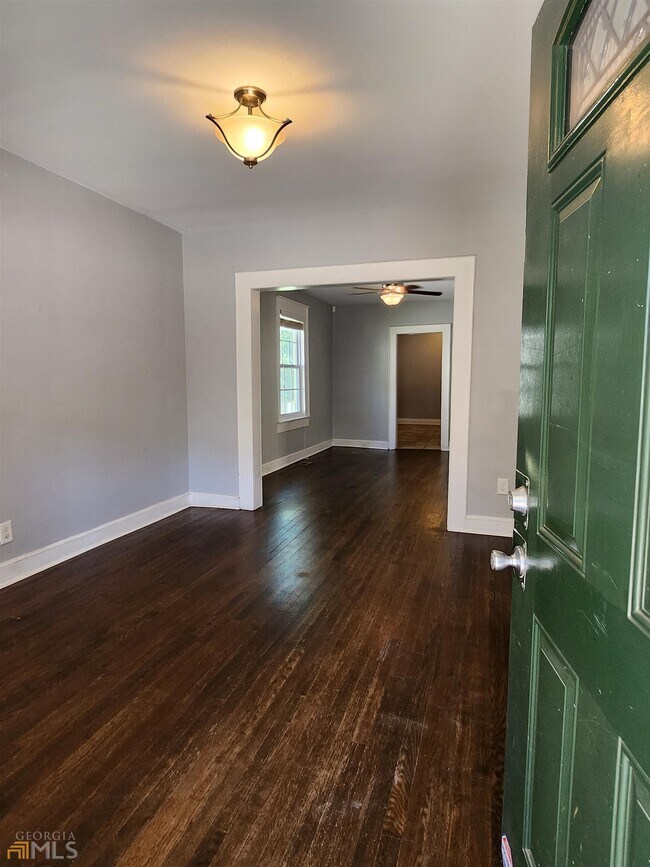 Foto del edificio - 595 Rockwell St SW