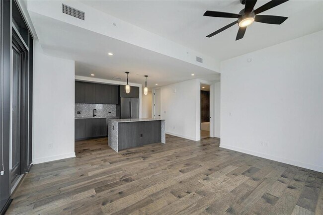 Foto del edificio - 84 East Ave