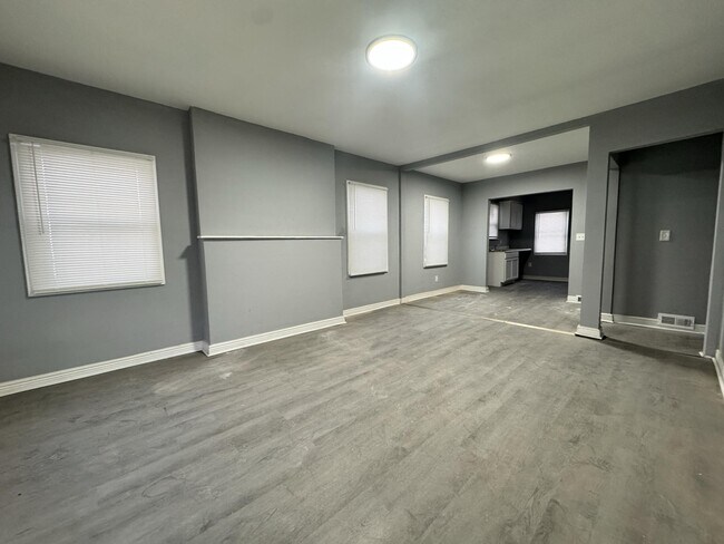 Building Photo - 11400 Abington Ave