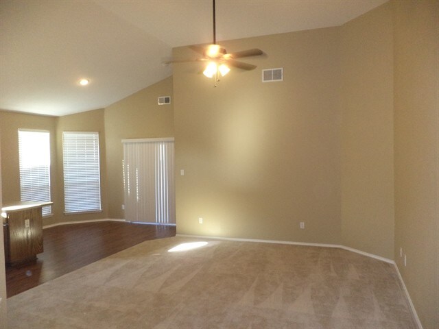 Building Photo - 9904 Henna Lane