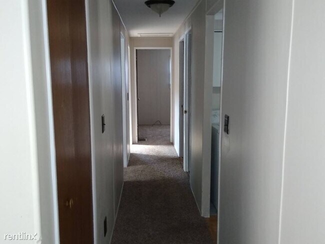 Foto del edificio - 4563 Berrywood Dr N