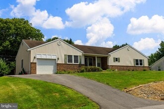 Building Photo - 13929 Green Mountain Dr