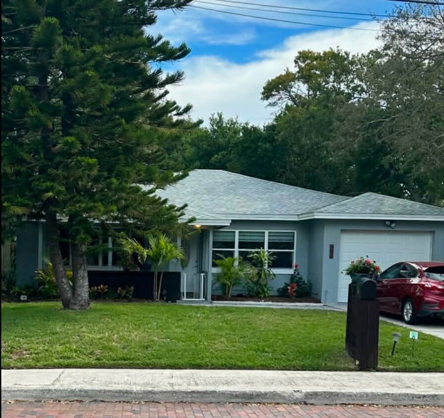 Photo - 162 6th St NW (Largo, FL)