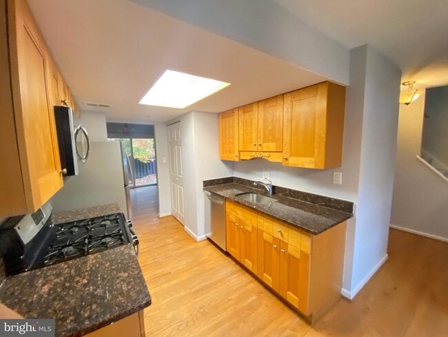 Building Photo - 9244 Sprucewood Rd