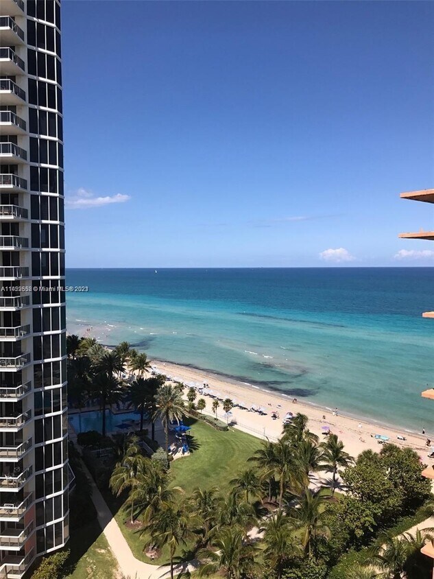 Primary Photo - 19201 Collins Ave