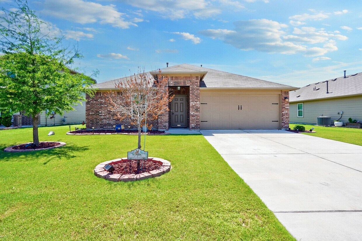 Foto principal - Charming 3BR/2BA Contemporary Home with Lu...