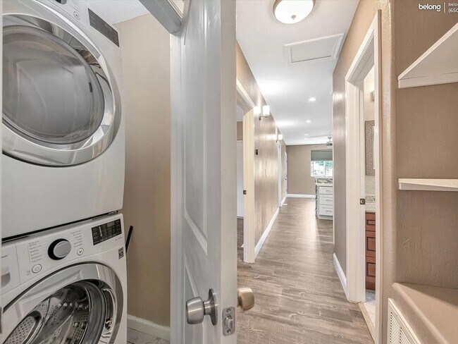Foto del edificio - 3 Bedroom Single Family Home in Oakland (s...