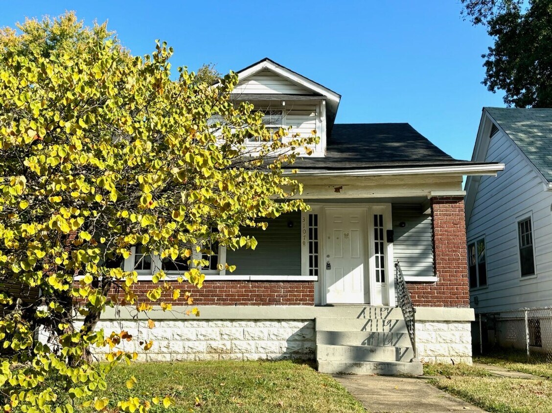 1/2 off first month's rent! Large 3 bedroo... House Rental in