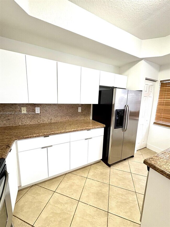 Foto del edificio - 14302 SW 11th St