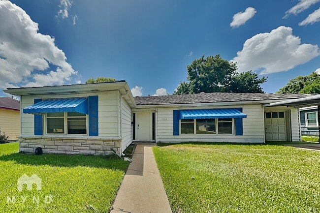 Building Photo - 7538 Vista Verde St