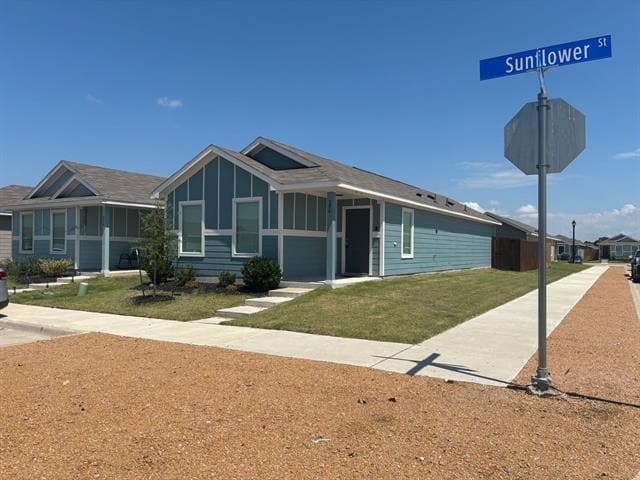 Building Photo - 206 Sunflower St