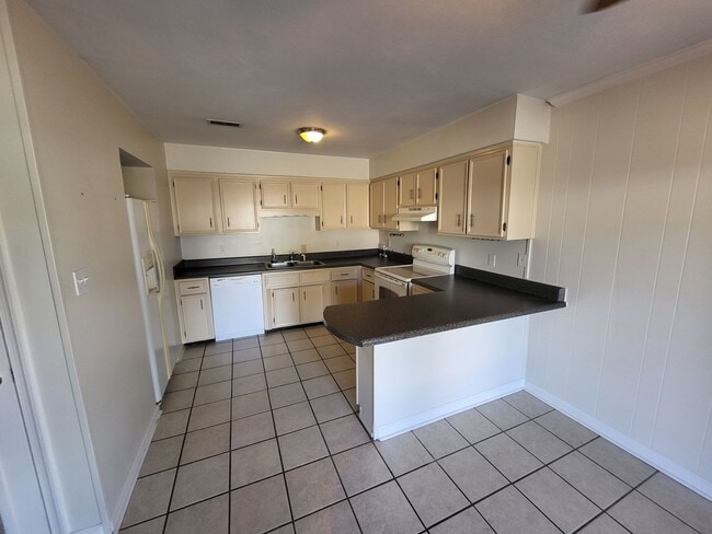 Building Photo - OceanView4409/4411