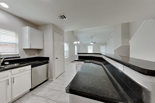 Building Photo - 17307 S Summit Canyon Dr