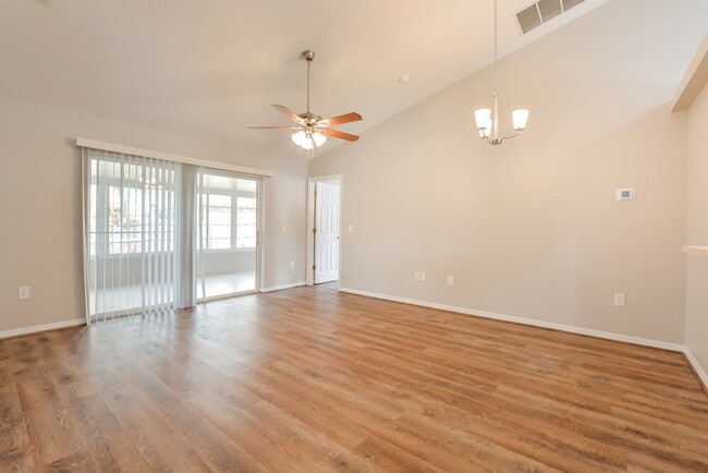 Foto del edificio - 11332 Moonshine Creek Cir