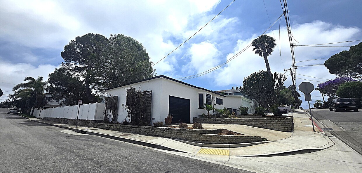 Photo - 1160 Eighth St (Manhattan Beach, CA)
