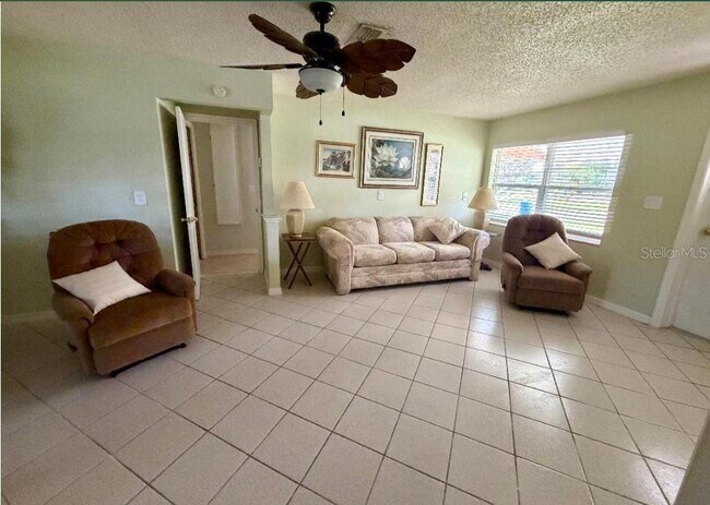 Foto del edificio - 3303 Minnow Creek Dr