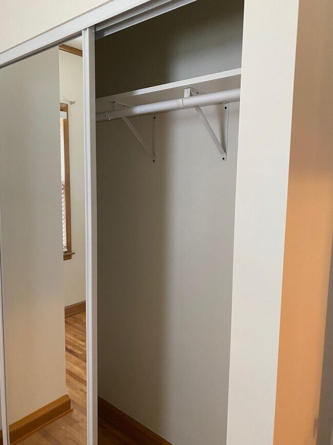 Foto del edificio - Large 6 Bedroom close to Hamline University - June 2026!