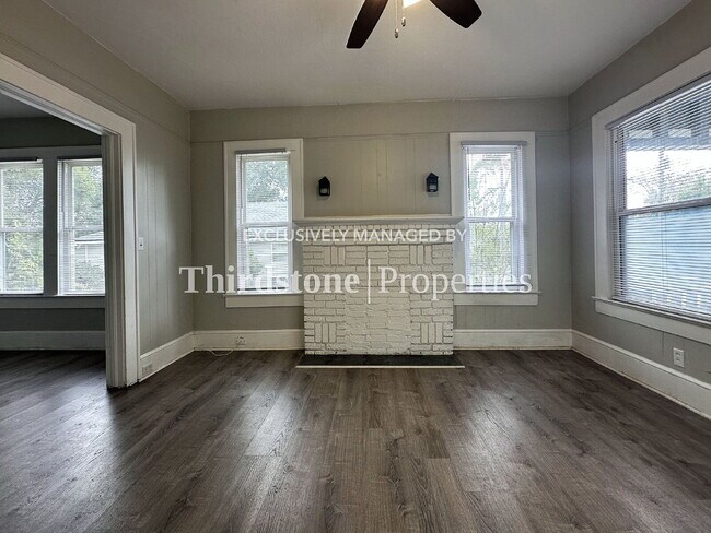 Foto del edificio - 2899 Dignan St