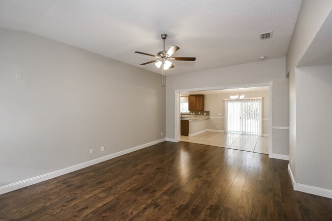 Building Photo - 7206 S Beekman Lake Dr