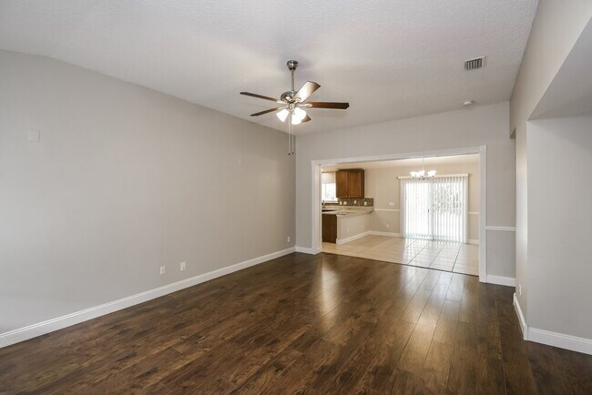 Foto del edificio - 7206 S Beekman Lake Dr