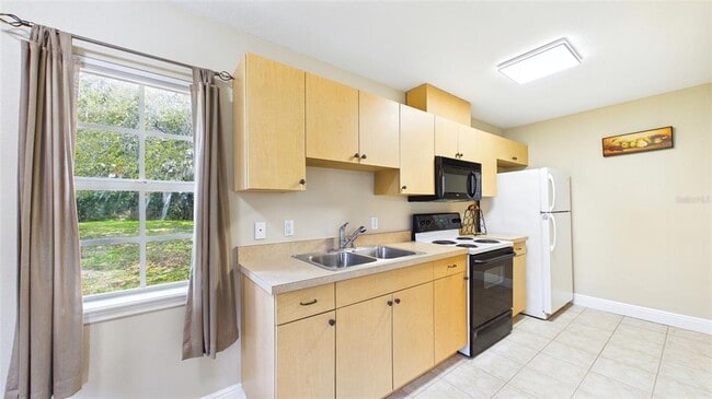 Building Photo - 12908 Star Country Ln