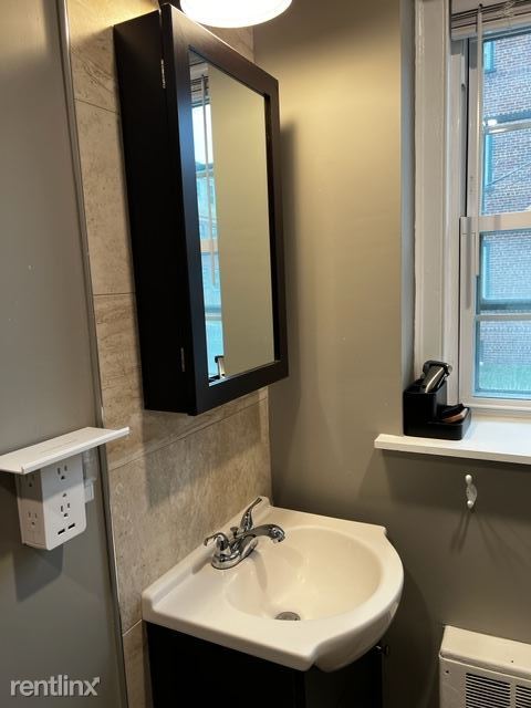 Building Photo - 1 br, 1 bath Condo - 628 N 7th St B