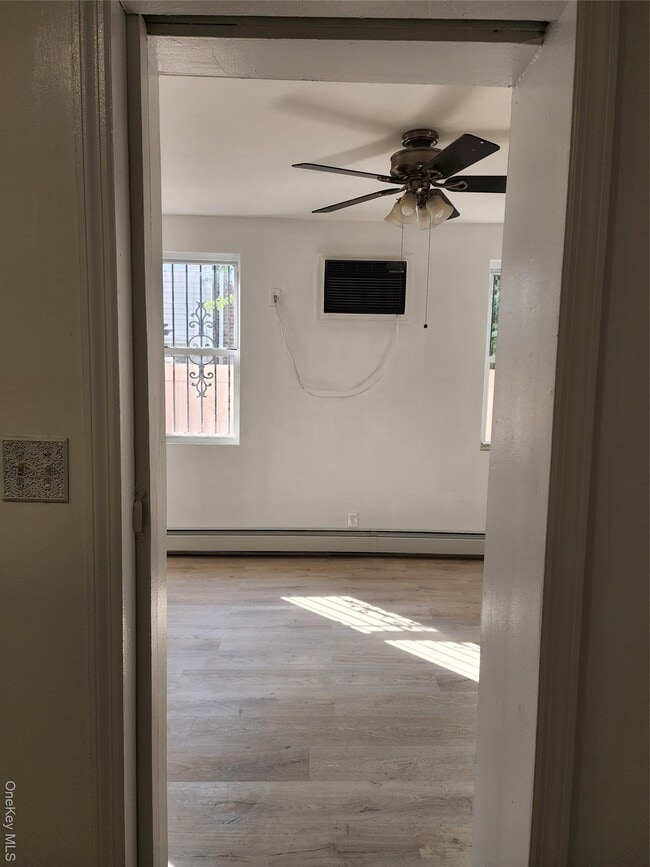 Building Photo - 1609 Colden Ave