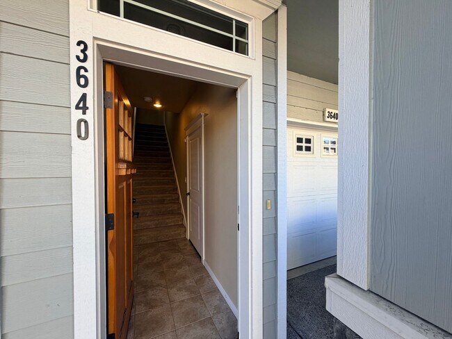 Foto del edificio - 3640 Summerlinn Dr