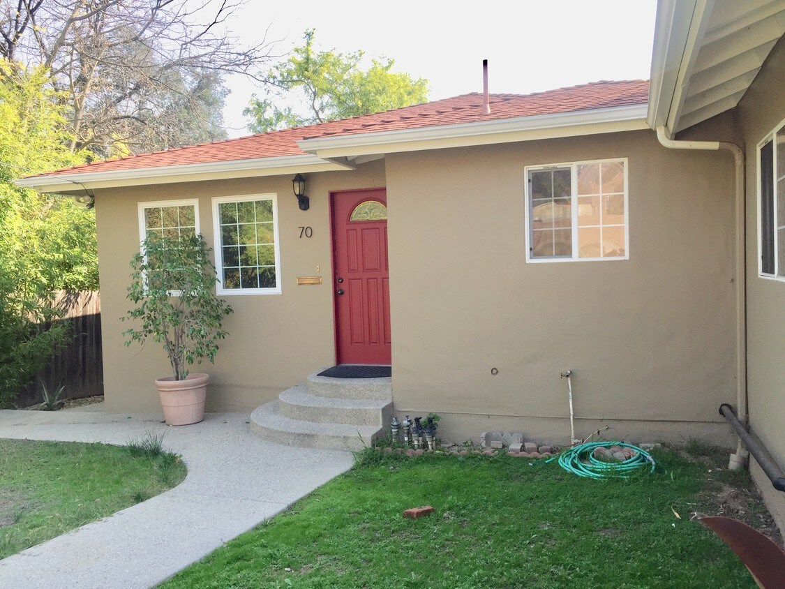 70 E Harriet St, Altadena, CA 91001 House for Rent in Altadena, CA