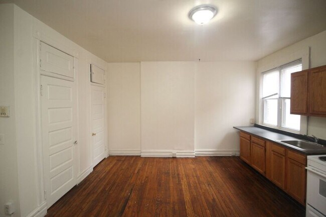 Foto del edificio - 2630 N Charles St