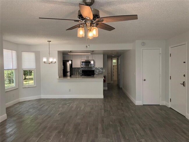 Building Photo - 2041 Royal Bay Blvd