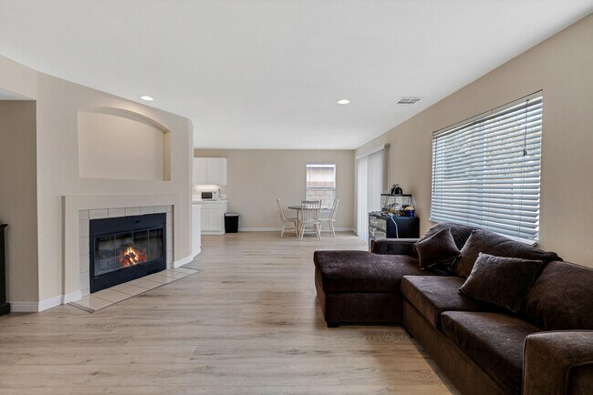 Building Photo - 6335 Atlas Way