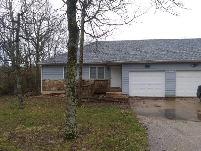 Primary Photo - 1506 Red Oak Dr