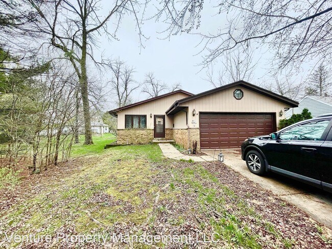 Building Photo - 3 br, 2 bath House - W172 S7413 Lannon Dr